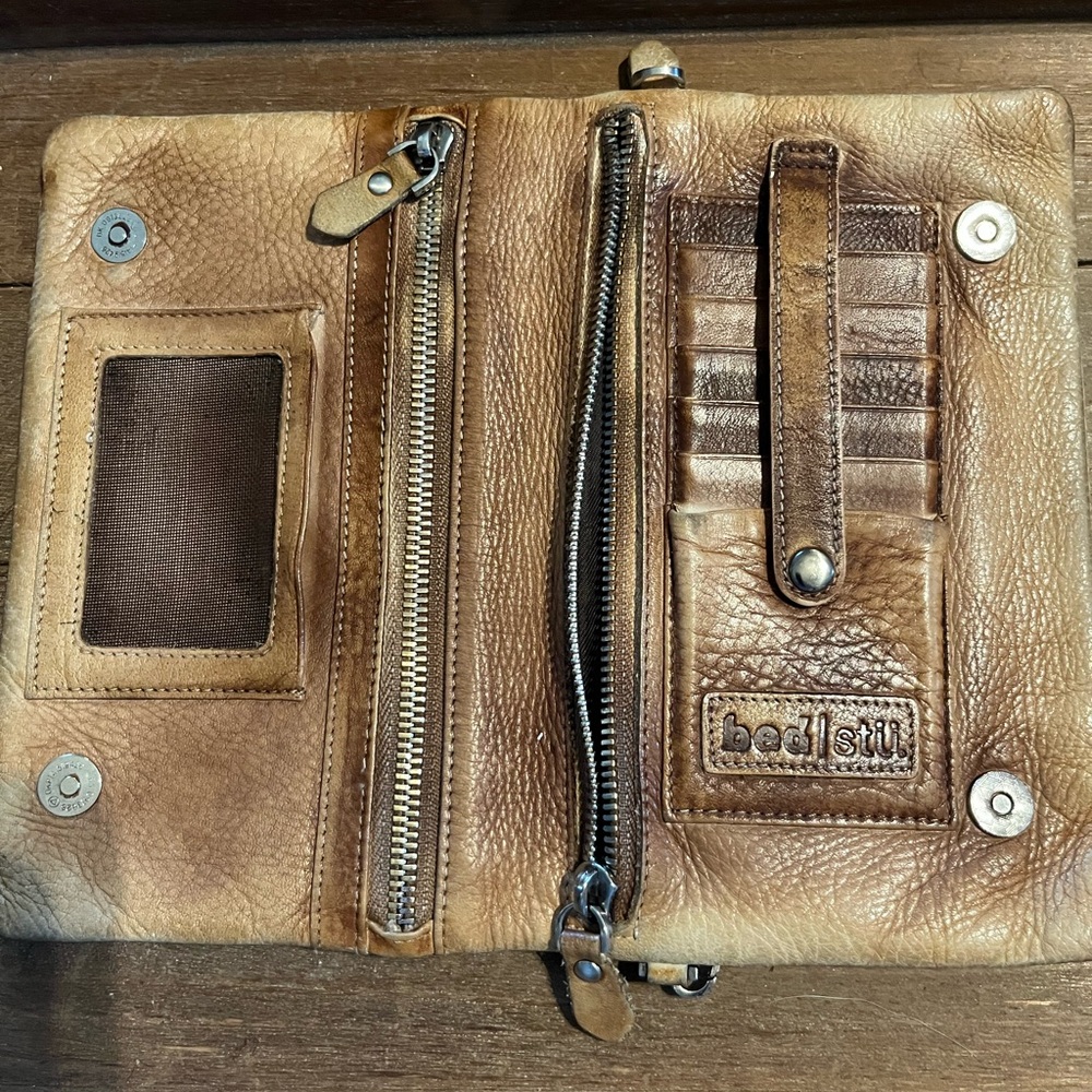 BED|STU Tan Brown Leather Women’s Wallet Organizer with Zippered Compartments